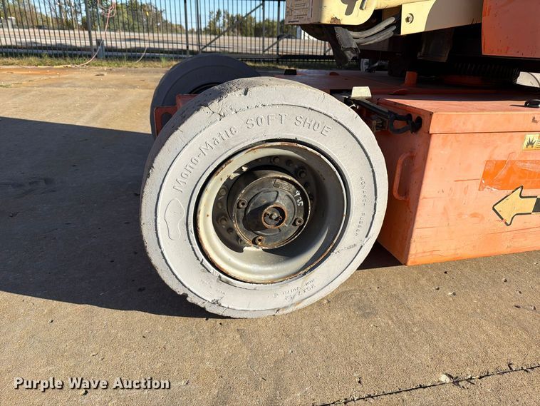 image for item FU8500 2005 JLG E300AJ boom lift