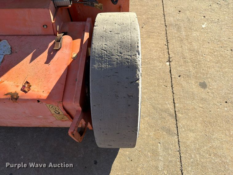 image for item FU8500 2005 JLG E300AJ boom lift