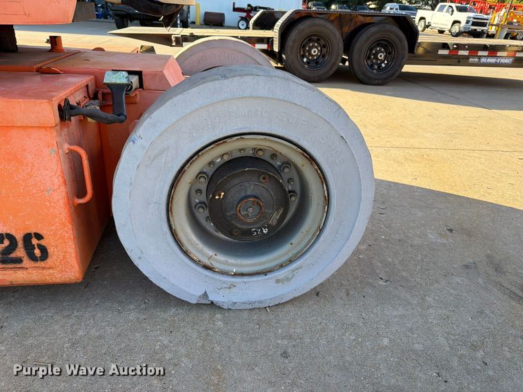 image for item FU8500 2005 JLG E300AJ boom lift