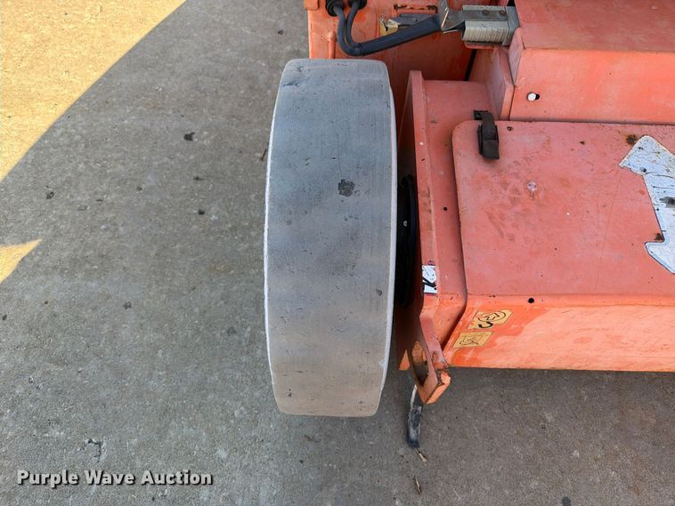image for item FU8500 2005 JLG E300AJ boom lift