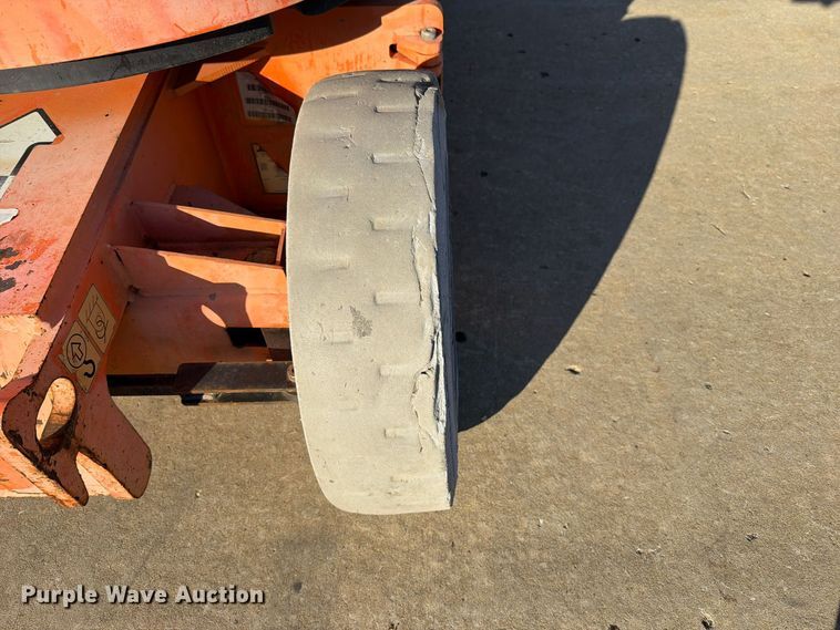 image for item FU8500 2005 JLG E300AJ boom lift