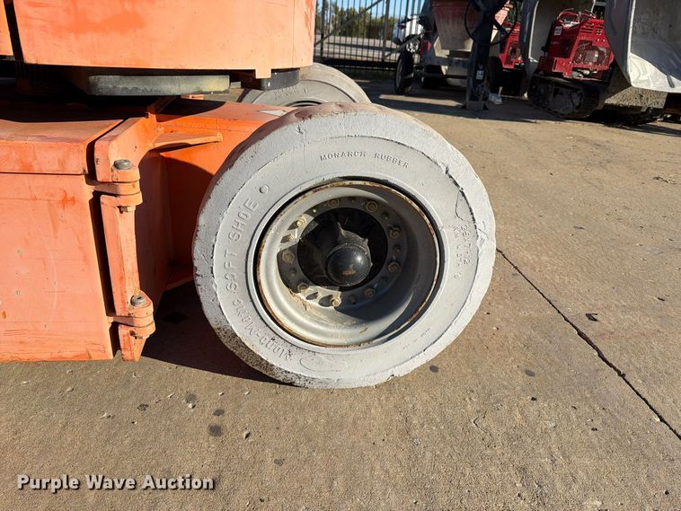 image for item FU8500 2005 JLG E300AJ boom lift