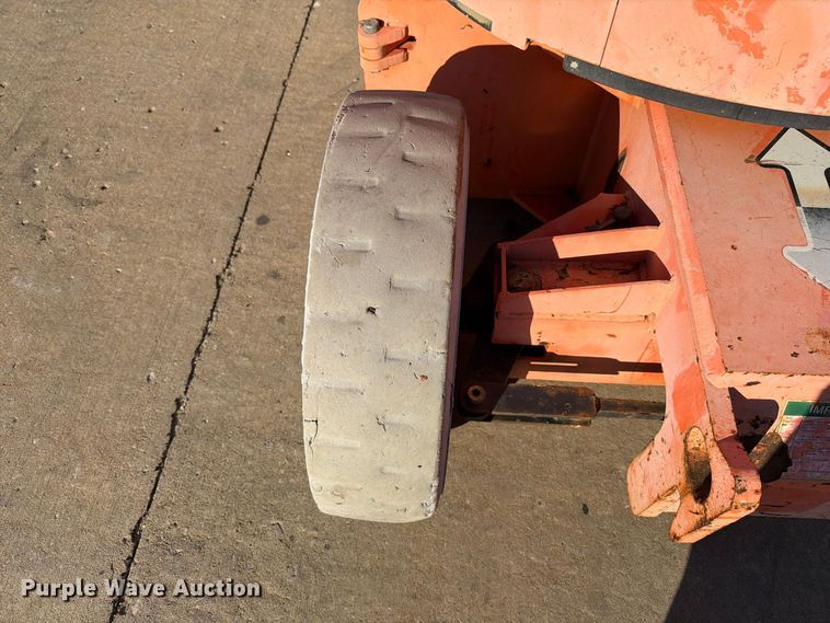 image for item FU8500 2005 JLG E300AJ boom lift
