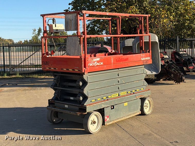 image for item FU8501 2007 Skyjack SJ4632 scissor lift
