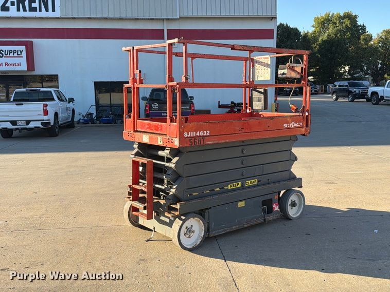 image for item FU8501 2007 Skyjack SJ4632 scissor lift