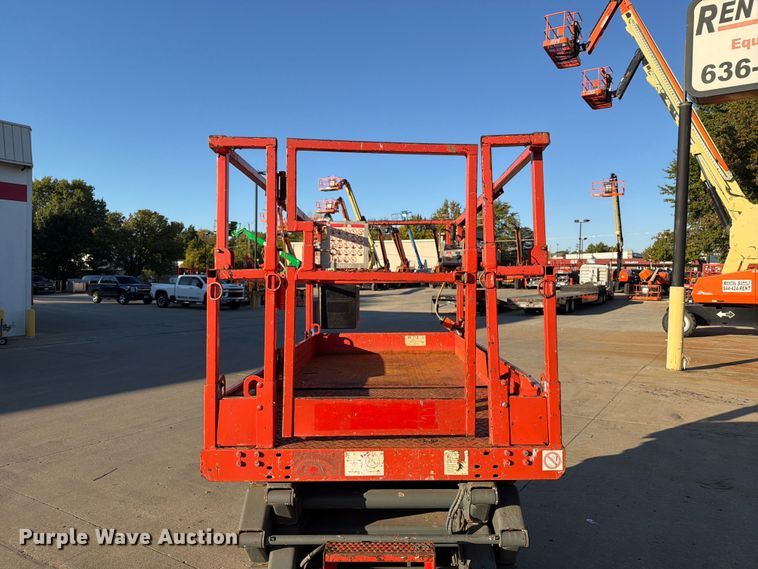 image for item FU8501 2007 Skyjack SJ4632 scissor lift