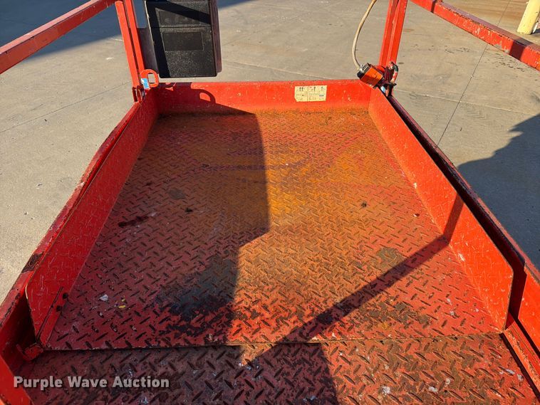 image for item FU8501 2007 Skyjack SJ4632 scissor lift