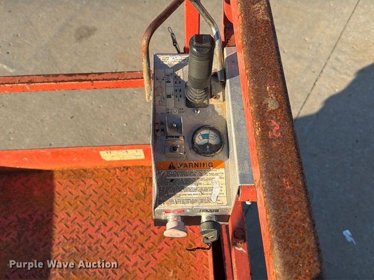 image for item FU8501 2007 Skyjack SJ4632 scissor lift
