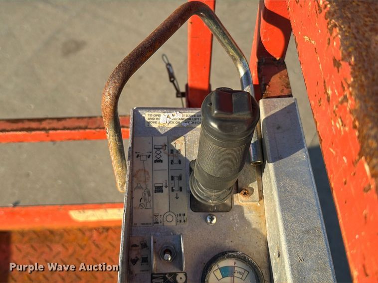 image for item FU8501 2007 Skyjack SJ4632 scissor lift