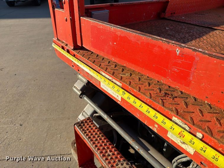 image for item FU8501 2007 Skyjack SJ4632 scissor lift
