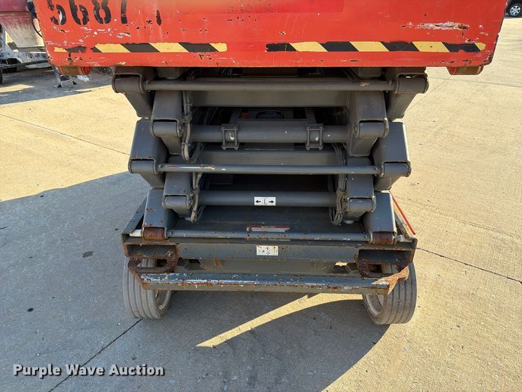 image for item FU8501 2007 Skyjack SJ4632 scissor lift