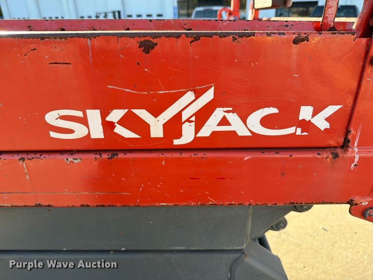 image for item FU8501 2007 Skyjack SJ4632 scissor lift