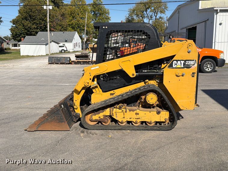 image for item FU8506 2018 Caterpillar 239D tracked skid steer loader