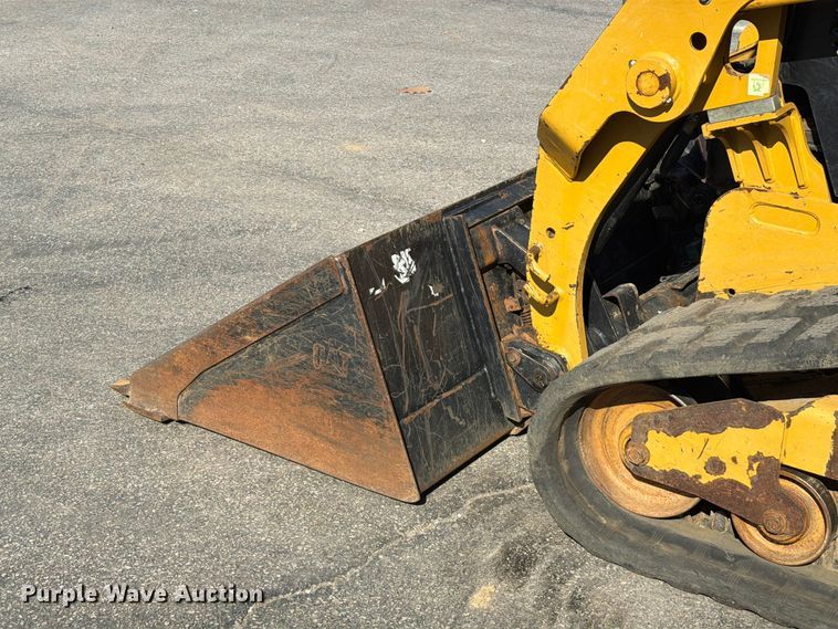 image for item FU8506 2018 Caterpillar 239D tracked skid steer loader