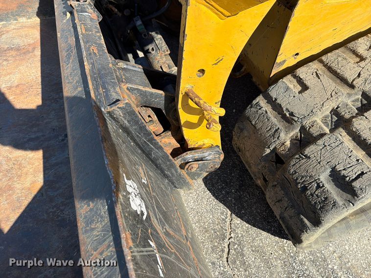 image for item FU8506 2018 Caterpillar 239D tracked skid steer loader