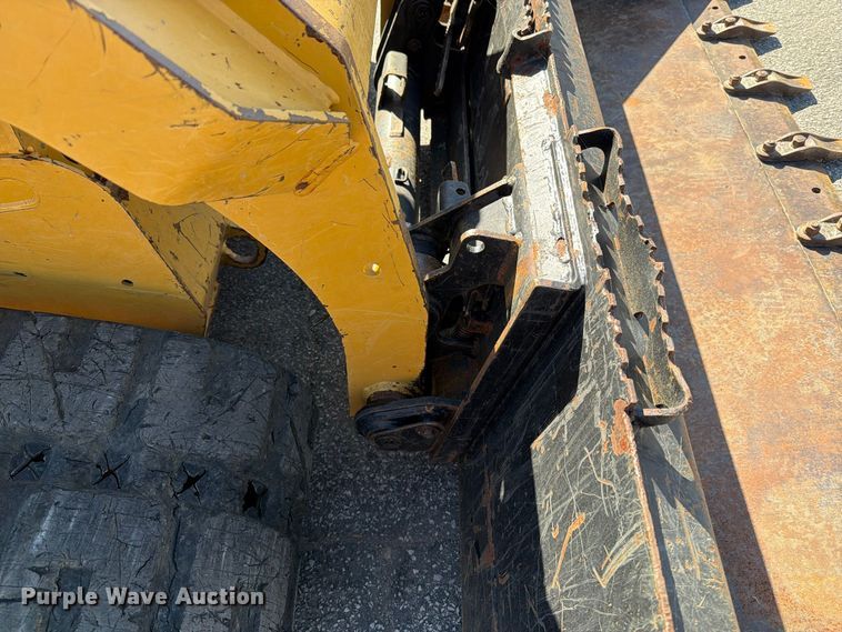 image for item FU8506 2018 Caterpillar 239D tracked skid steer loader