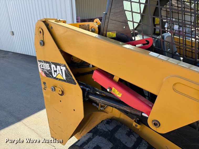 image for item FU8506 2018 Caterpillar 239D tracked skid steer loader