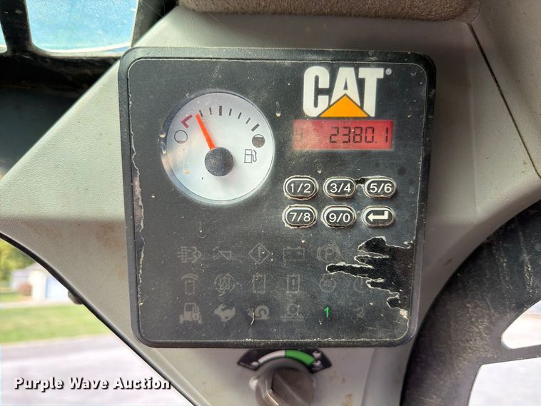 image for item FU8506 2018 Caterpillar 239D tracked skid steer loader