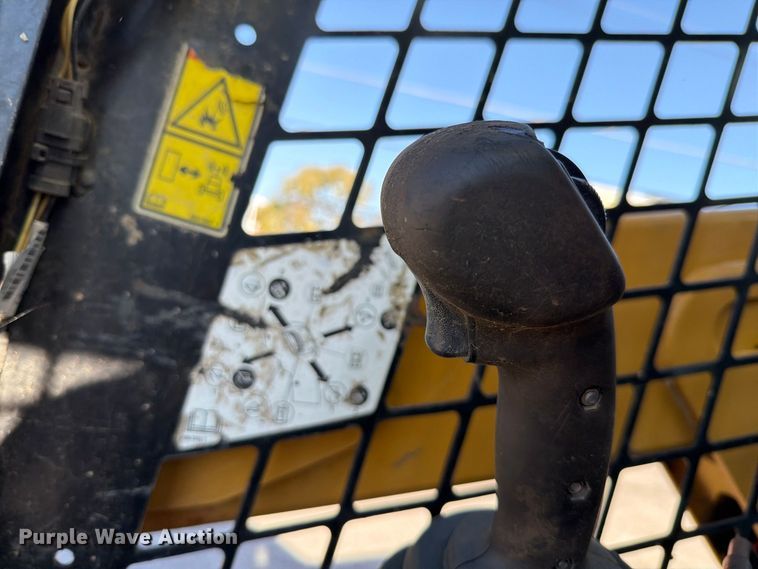 image for item FU8506 2018 Caterpillar 239D tracked skid steer loader