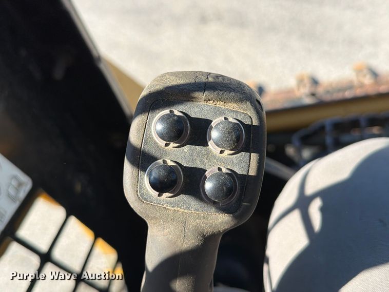 image for item FU8506 2018 Caterpillar 239D tracked skid steer loader