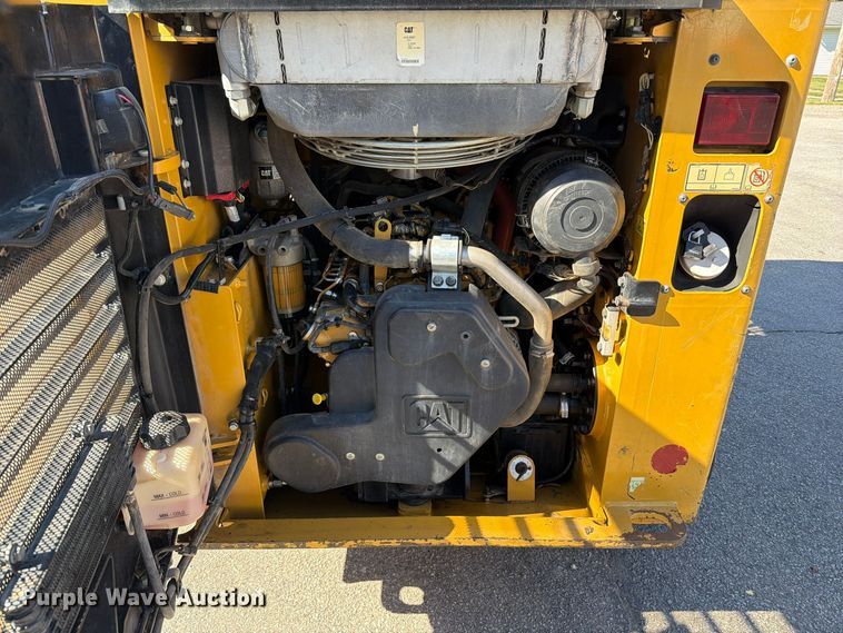 image for item FU8506 2018 Caterpillar 239D tracked skid steer loader