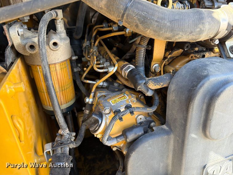 image for item FU8506 2018 Caterpillar 239D tracked skid steer loader