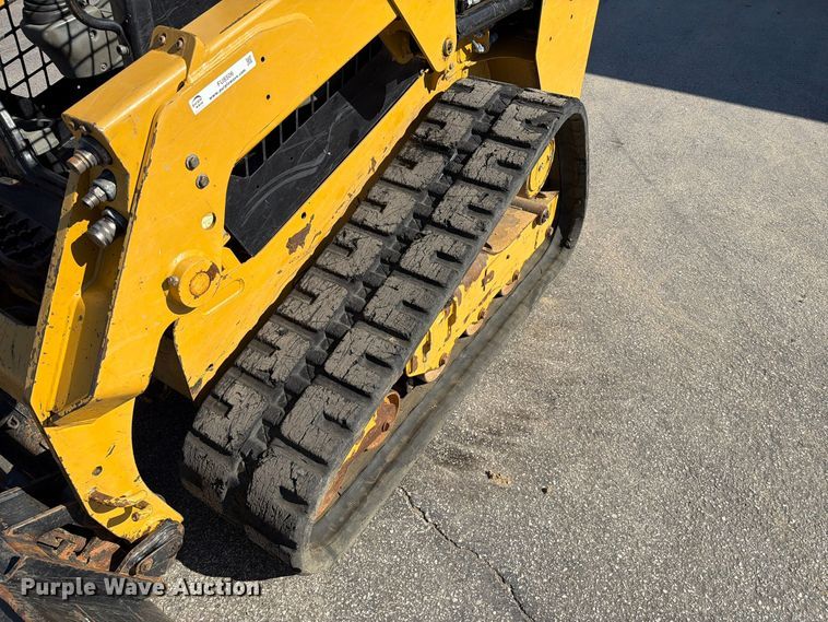 image for item FU8506 2018 Caterpillar 239D tracked skid steer loader