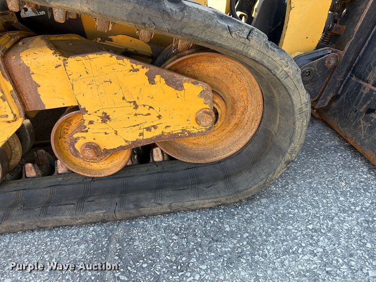 image for item FU8506 2018 Caterpillar 239D tracked skid steer loader