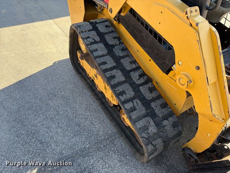 image for item FU8506 2018 Caterpillar 239D tracked skid steer loader