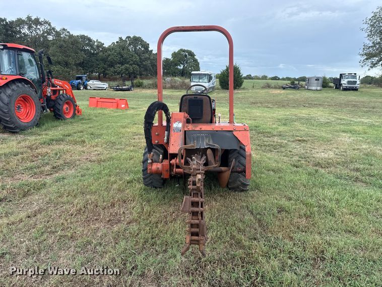 image for item FV2012 2004 Ditch Witch 3700DD trencher