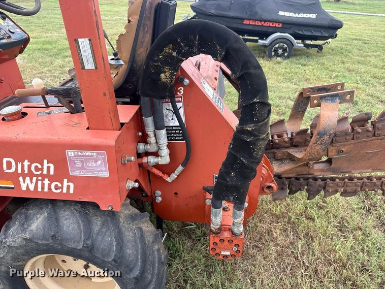 image for item FV2012 2004 Ditch Witch 3700DD trencher