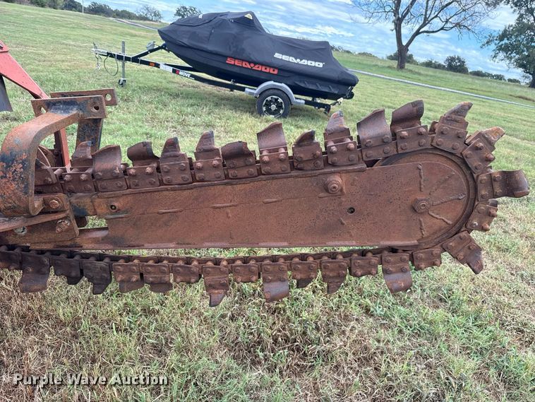 image for item FV2012 2004 Ditch Witch 3700DD trencher