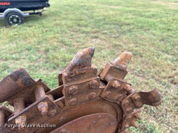 image for item FV2012 2004 Ditch Witch 3700DD trencher