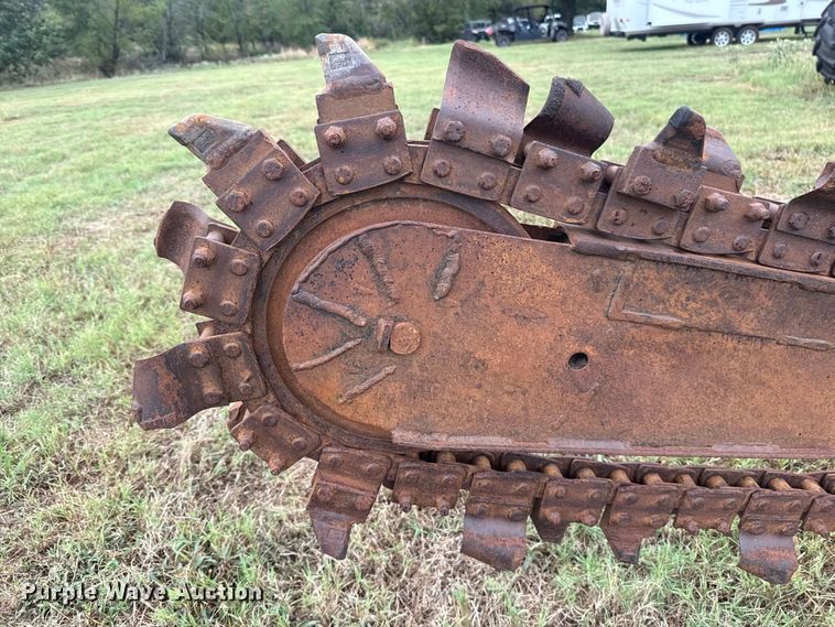 image for item FV2012 2004 Ditch Witch 3700DD trencher