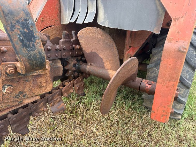 image for item FV2012 2004 Ditch Witch 3700DD trencher