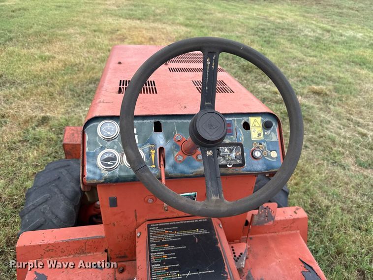 image for item FV2012 2004 Ditch Witch 3700DD trencher