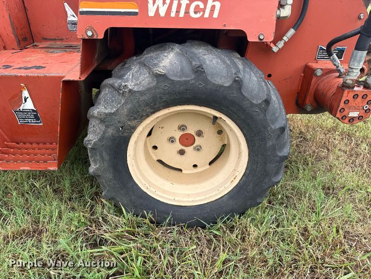 image for item FV2012 2004 Ditch Witch 3700DD trencher