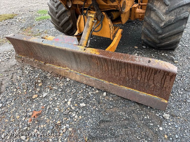 image for item FV2028 1999 Case 560 trencher
