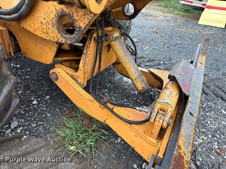 image for item FV2028 1999 Case 560 trencher