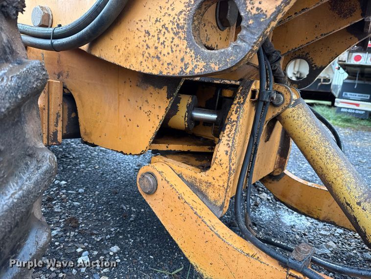 image for item FV2028 1999 Case 560 trencher