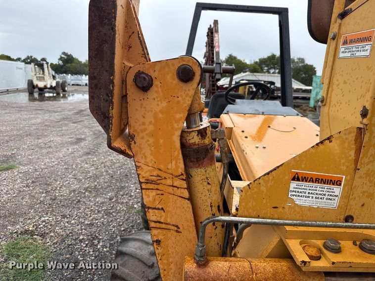 image for item FV2028 1999 Case 560 trencher