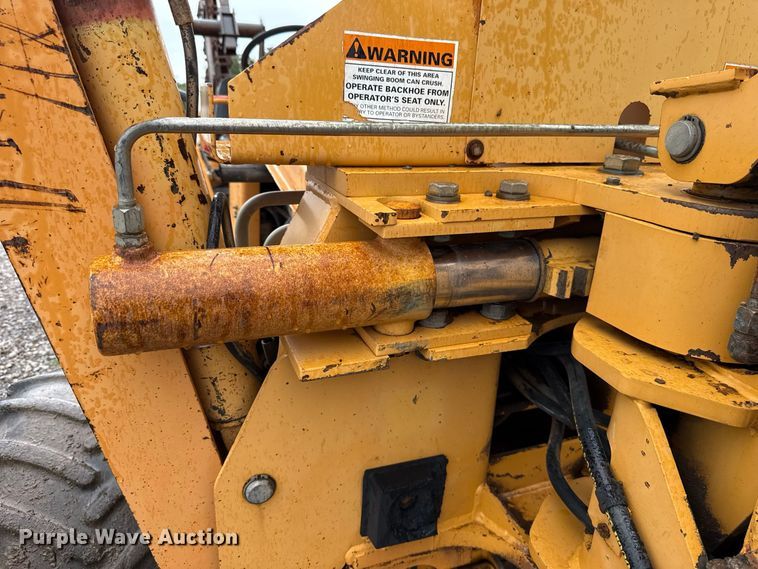 image for item FV2028 1999 Case 560 trencher