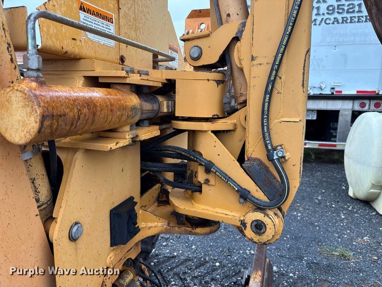 image for item FV2028 1999 Case 560 trencher