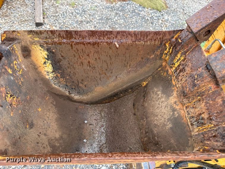 image for item FV2028 1999 Case 560 trencher