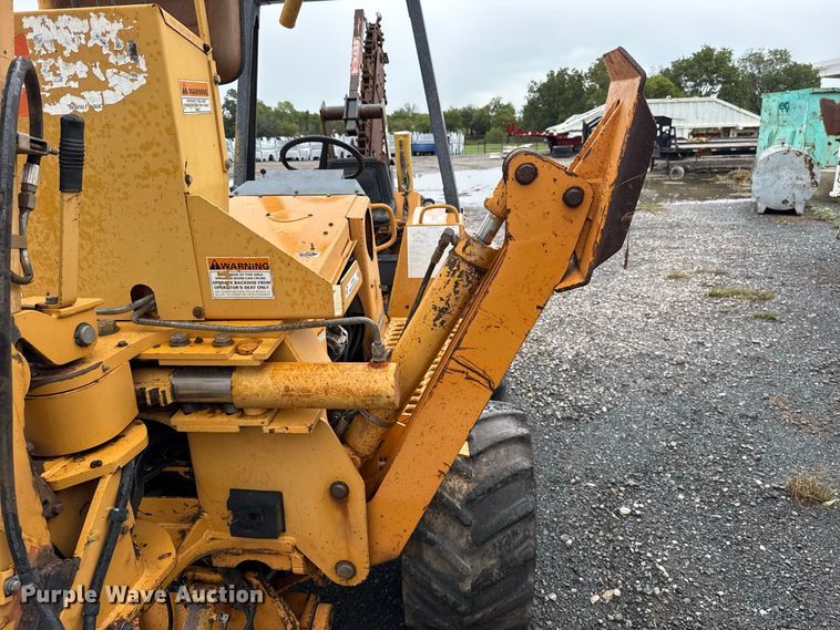 image for item FV2028 1999 Case 560 trencher