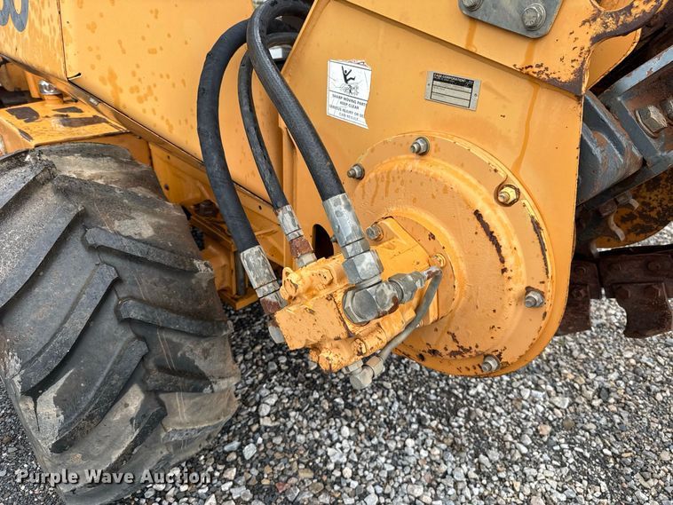 image for item FV2028 1999 Case 560 trencher
