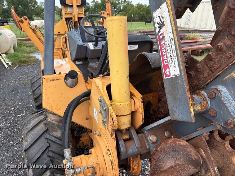 image for item FV2028 1999 Case 560 trencher