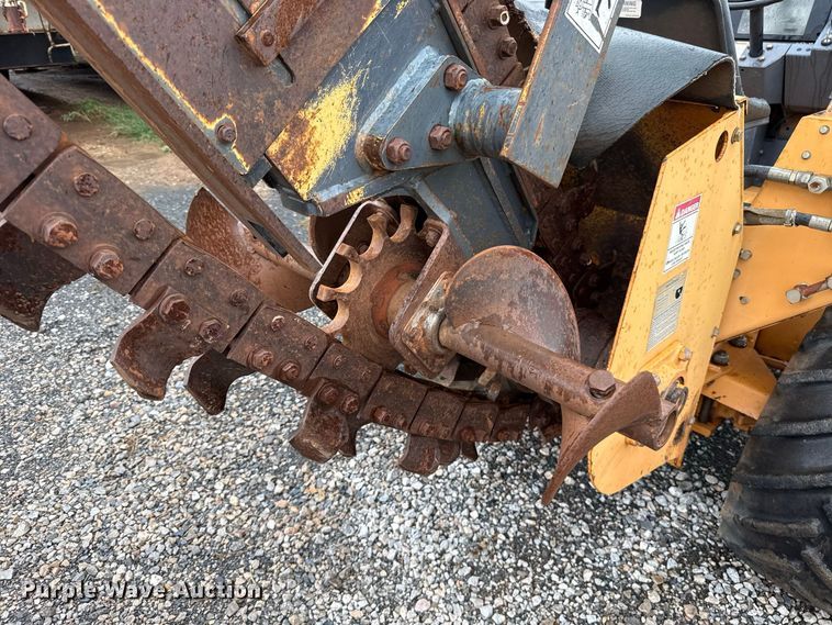 image for item FV2028 1999 Case 560 trencher