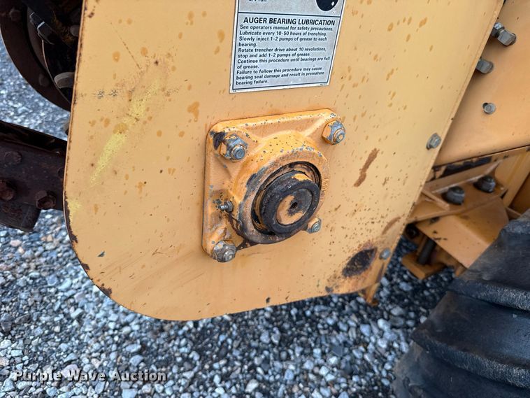 image for item FV2028 1999 Case 560 trencher