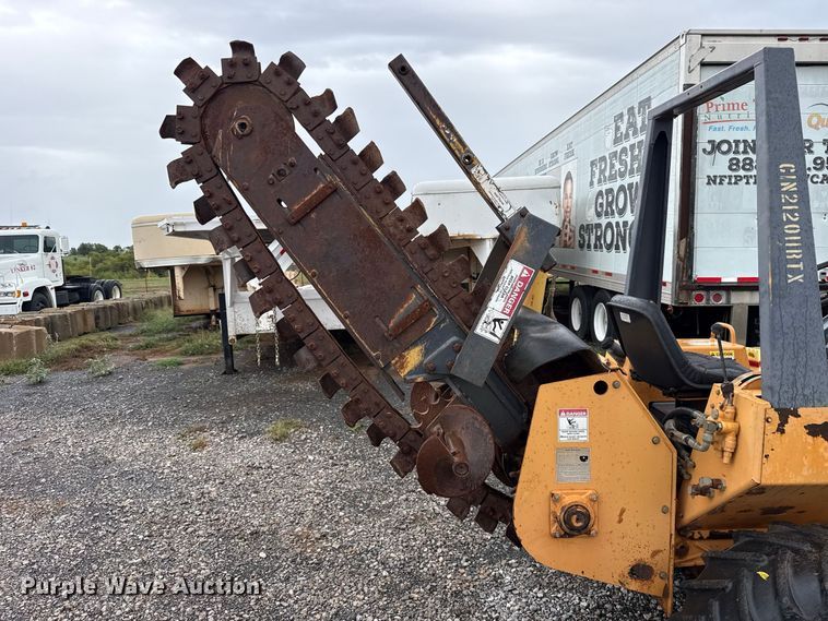image for item FV2028 1999 Case 560 trencher